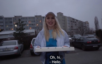 Vera Jarw  - Is This Your Creamy Pizza?