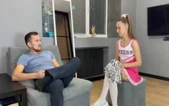 Tinyangelx Cheerleader enjoyed by coach to get into the team 