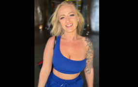 Elana Bunnz - Spend A Rainy Day With Elana Bunnz